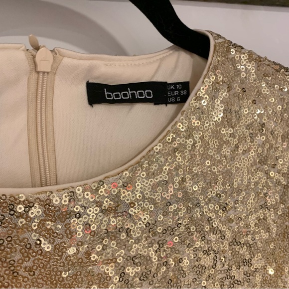 BooHoo - Gold Sequin Tshirt Dress - Picture 2 of 3